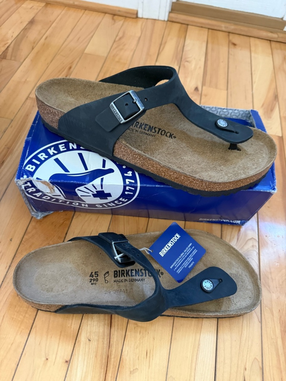 Birkenstock Gizeh Black EU 45 New with Box Regular Fit Mens 12 Women 13